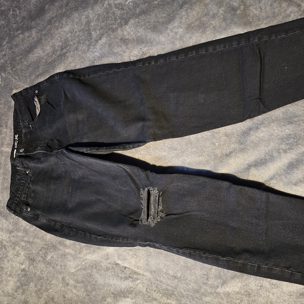 Black Distressed Jeans